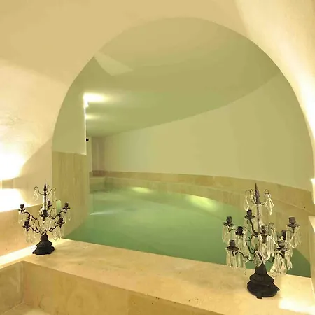 Villa Sleeps 8 Pool Wifi